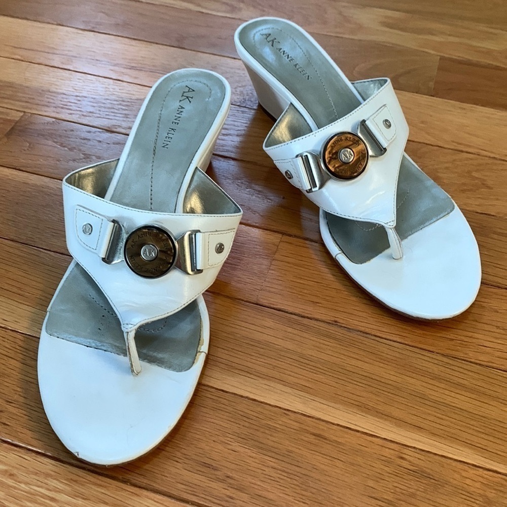 AK Anne Klein Mabandele Leather Thong Sandals